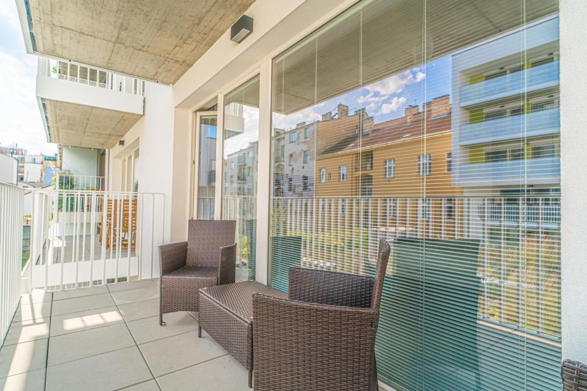 Apartment Karel With Garage Parking プラハ エクステリア 写真