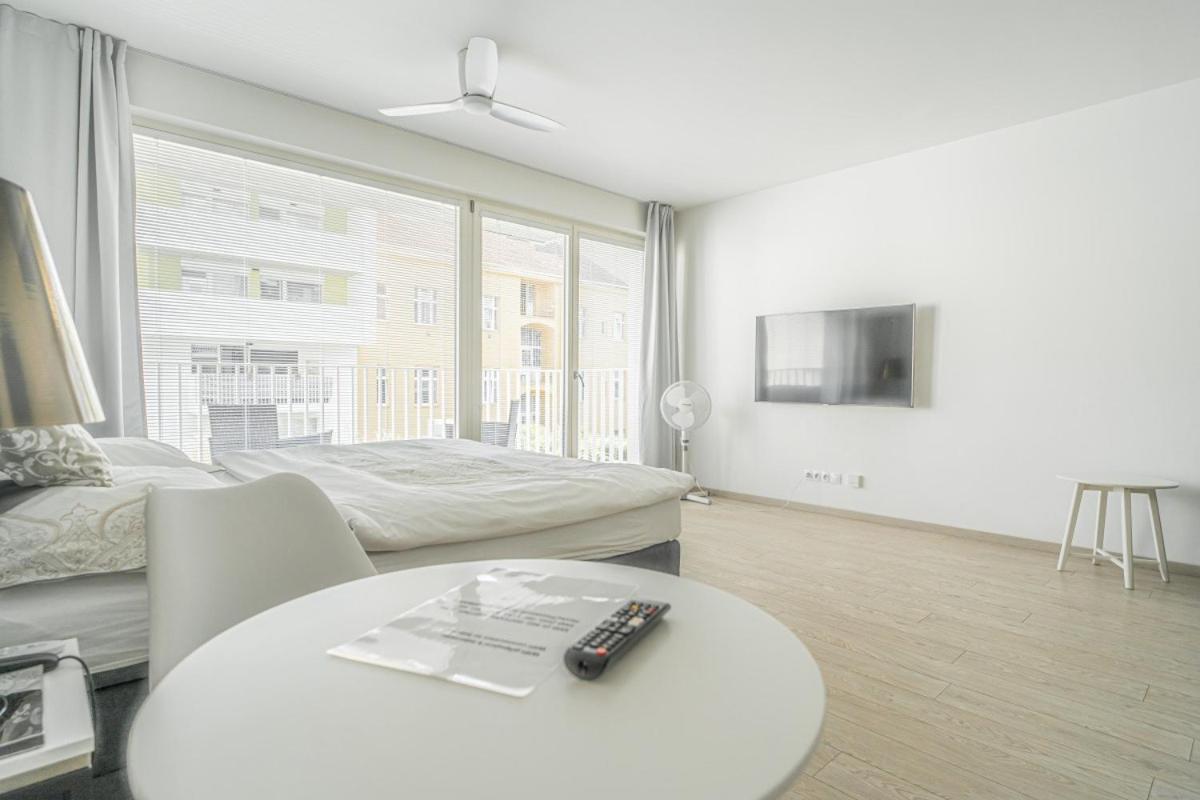 Apartment Karel With Garage Parking プラハ エクステリア 写真